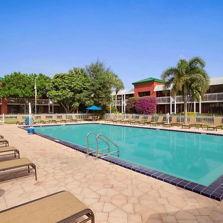 Collins Hotel North Naples Εξωτερικό φωτογραφία