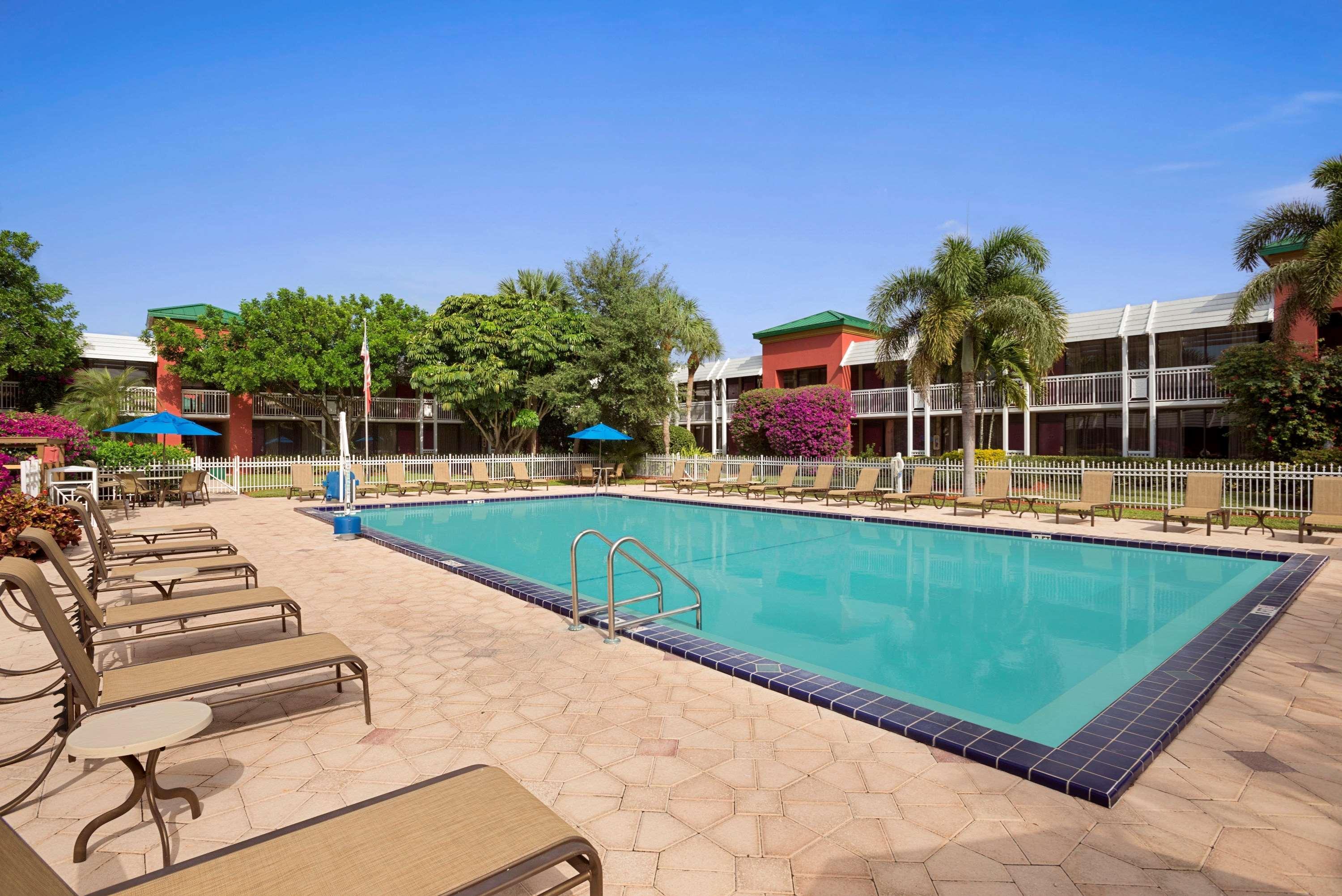 Collins Hotel North Naples Εξωτερικό φωτογραφία