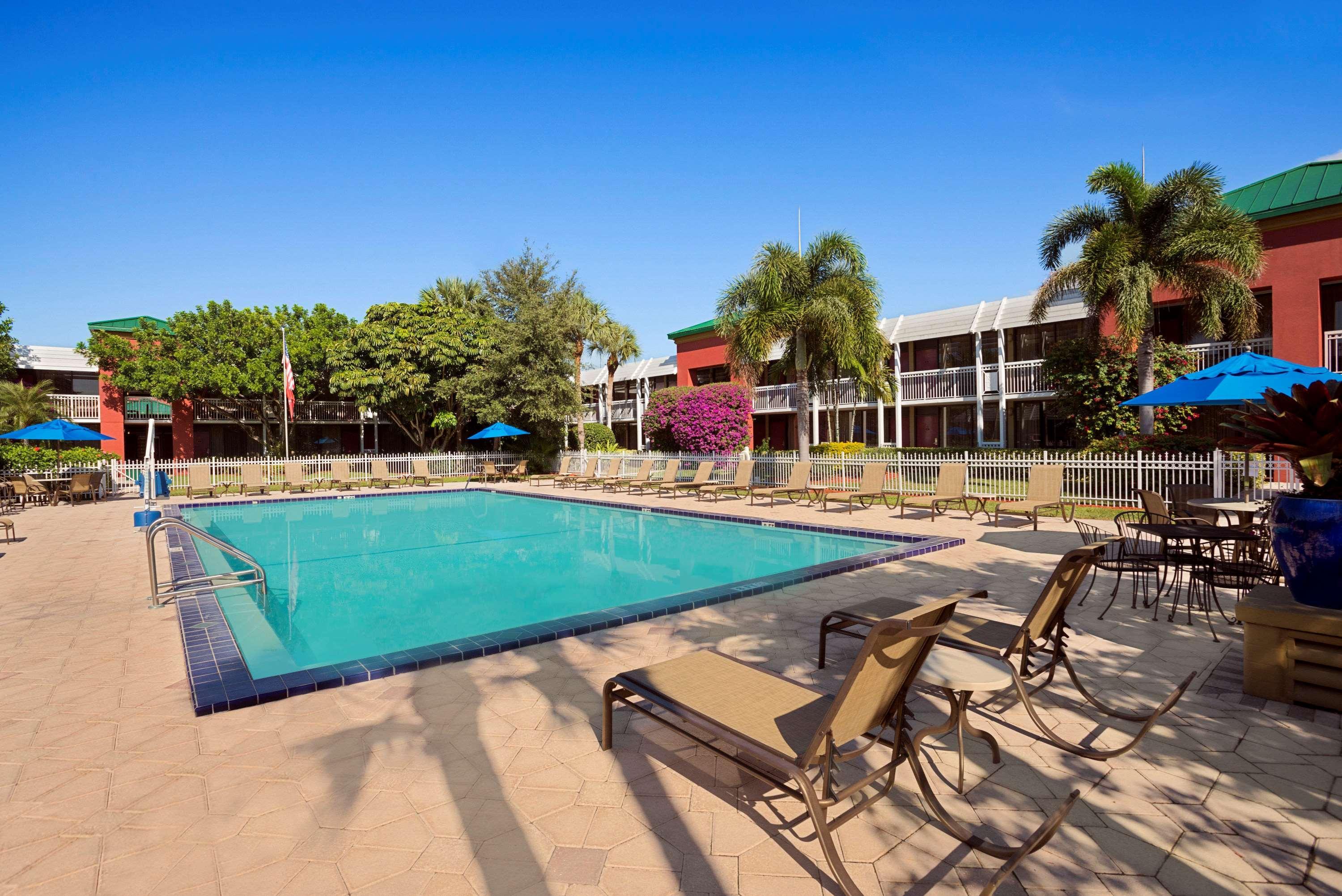 Collins Hotel North Naples Εξωτερικό φωτογραφία
