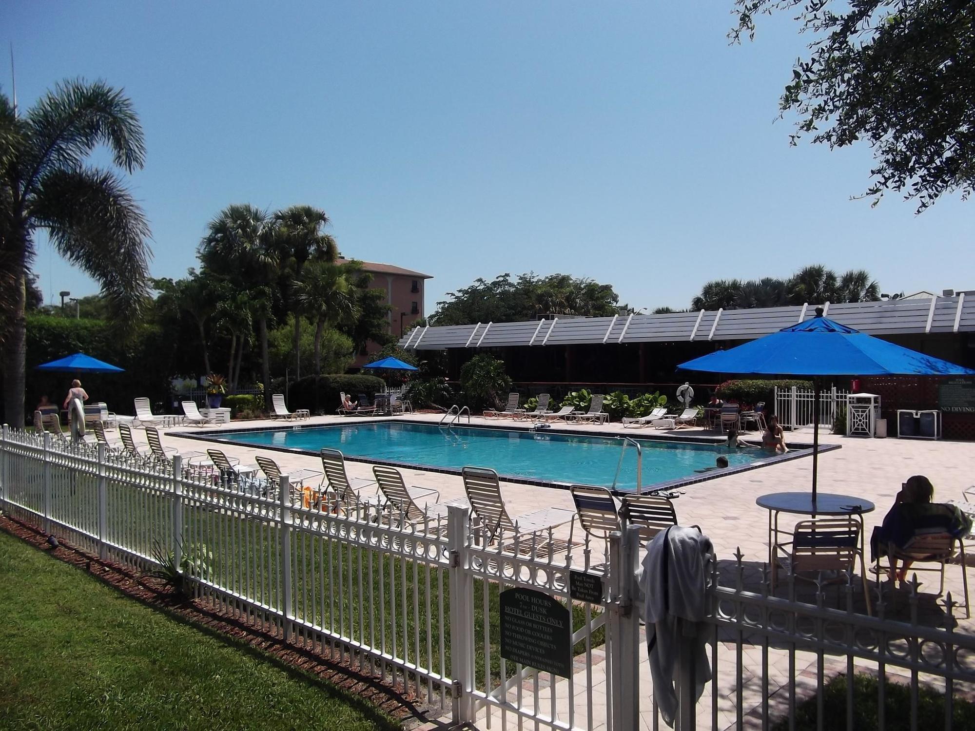 Collins Hotel North Naples Εξωτερικό φωτογραφία