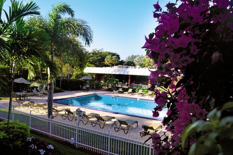 Collins Hotel North Naples Εξωτερικό φωτογραφία